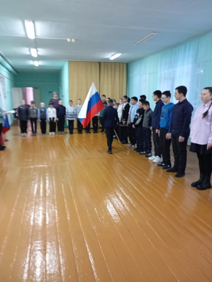 Вынос флага. Торжественная линейка. Разговор о важном. 17/02/2025.